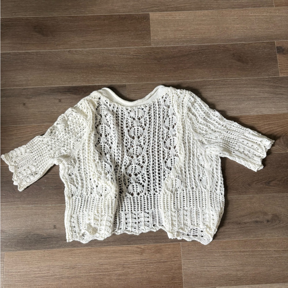 Elegant White Lace Cardigan - Picture 4 of 4